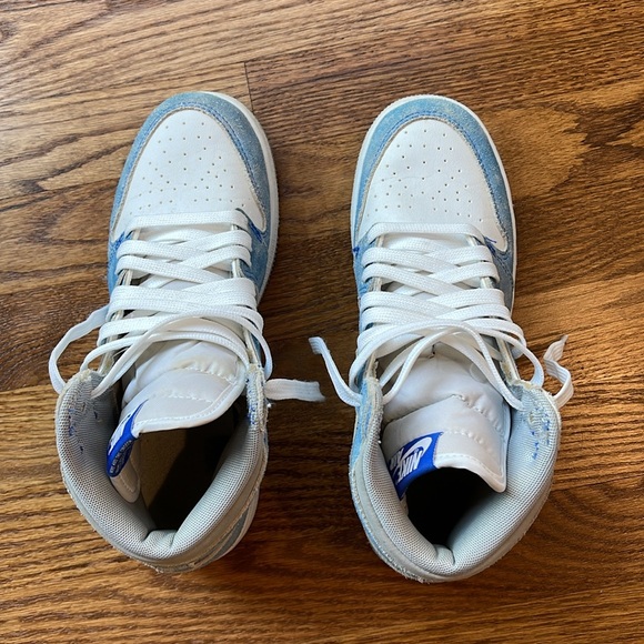 Jordan 1 Retro High Hyper Royal Smoke Grey - Picture 5 of 15